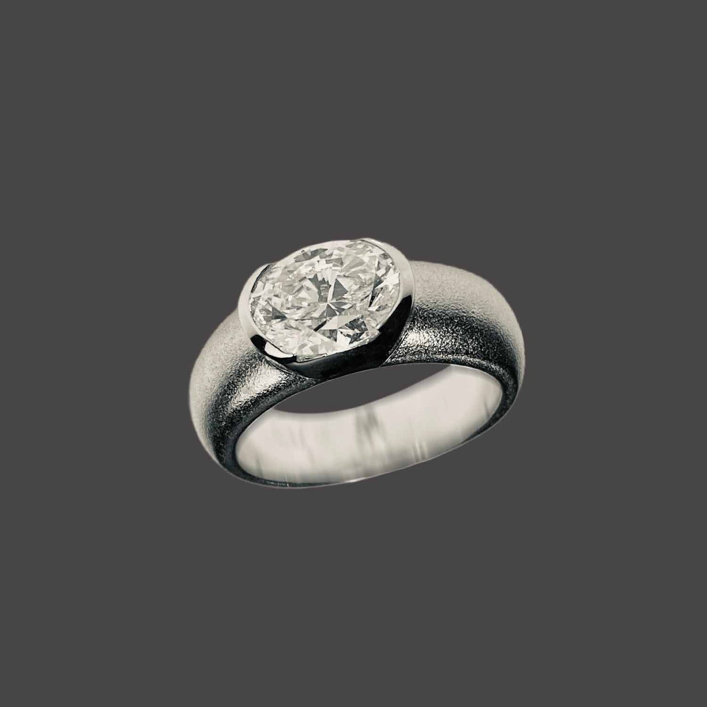 Oval cubic ring