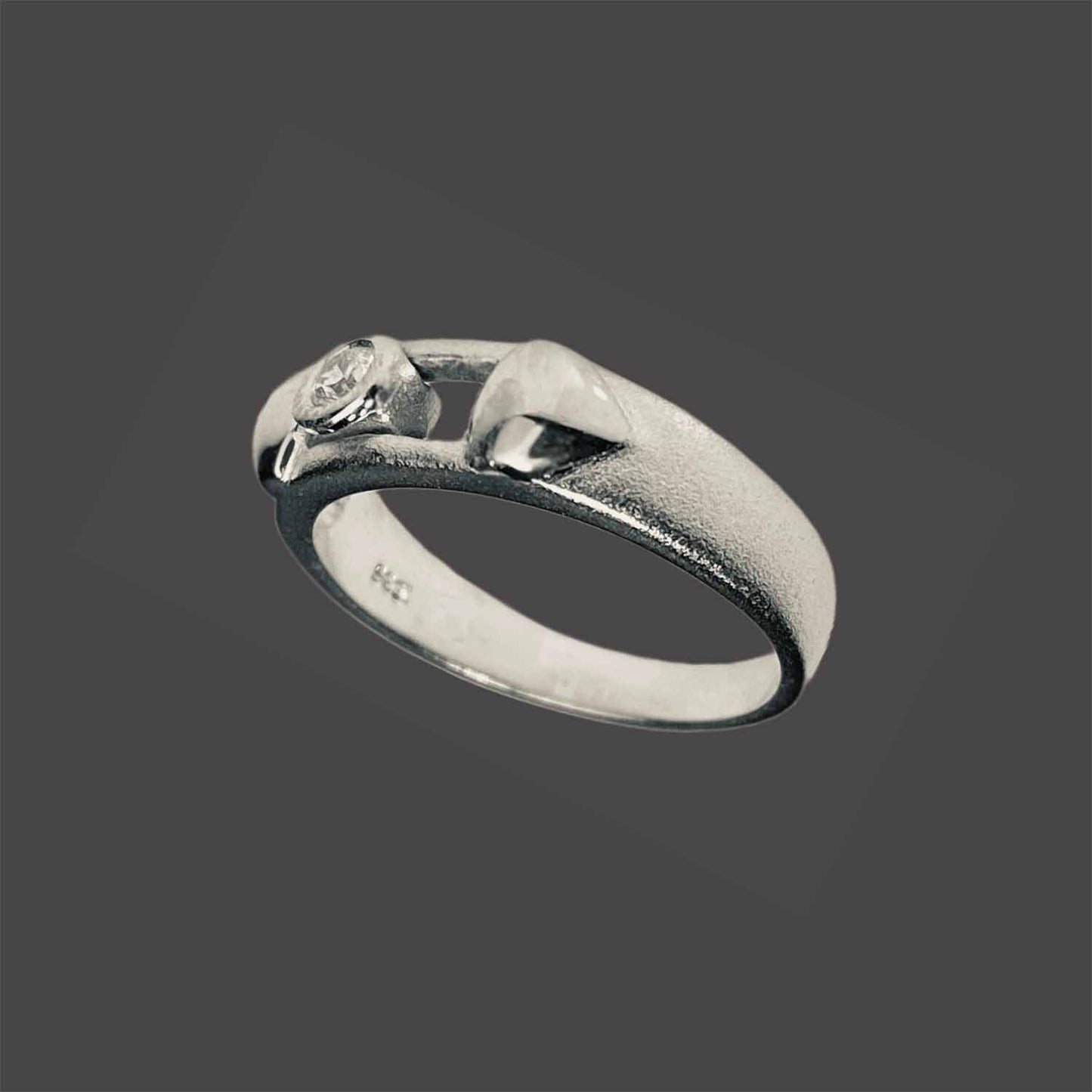 Designer ring with cubic