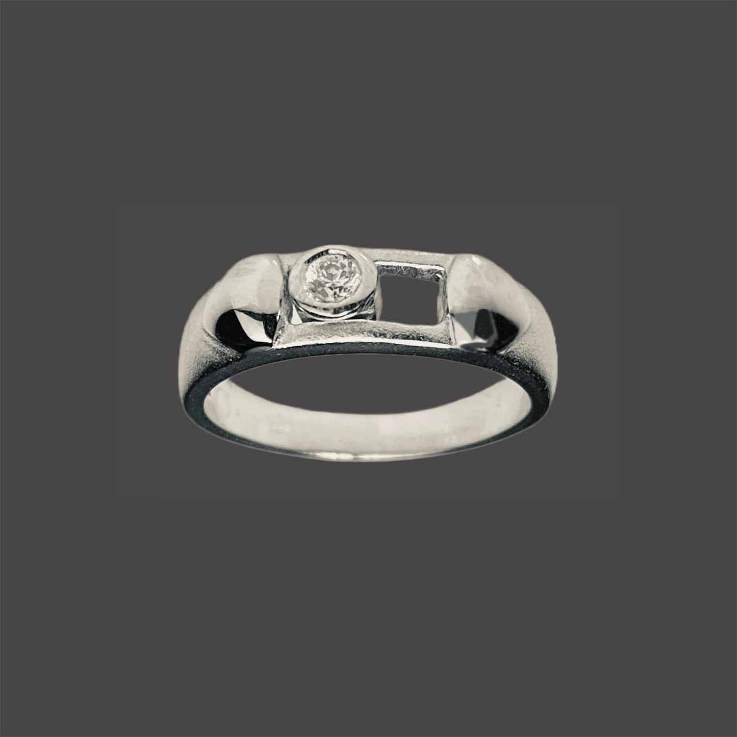 Designer ring with cubic