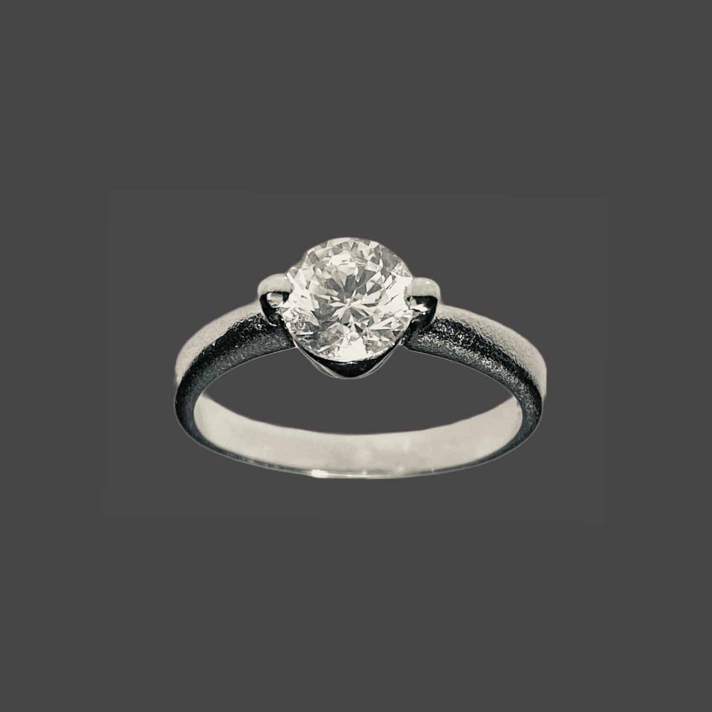 Solitaire ring with crystal