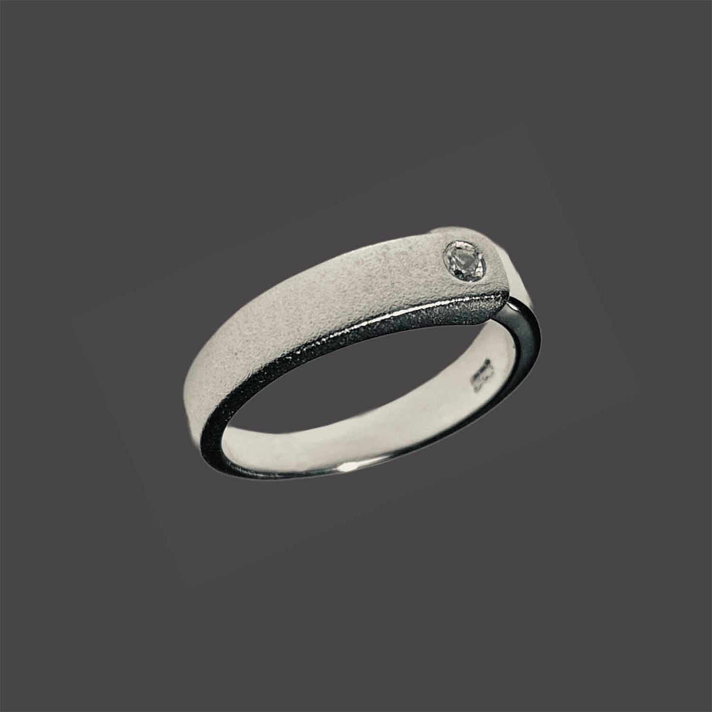 Modern ring band with crystal