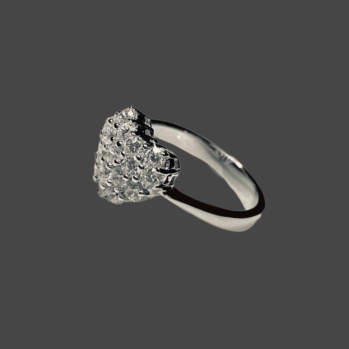 Heart ring with cubic