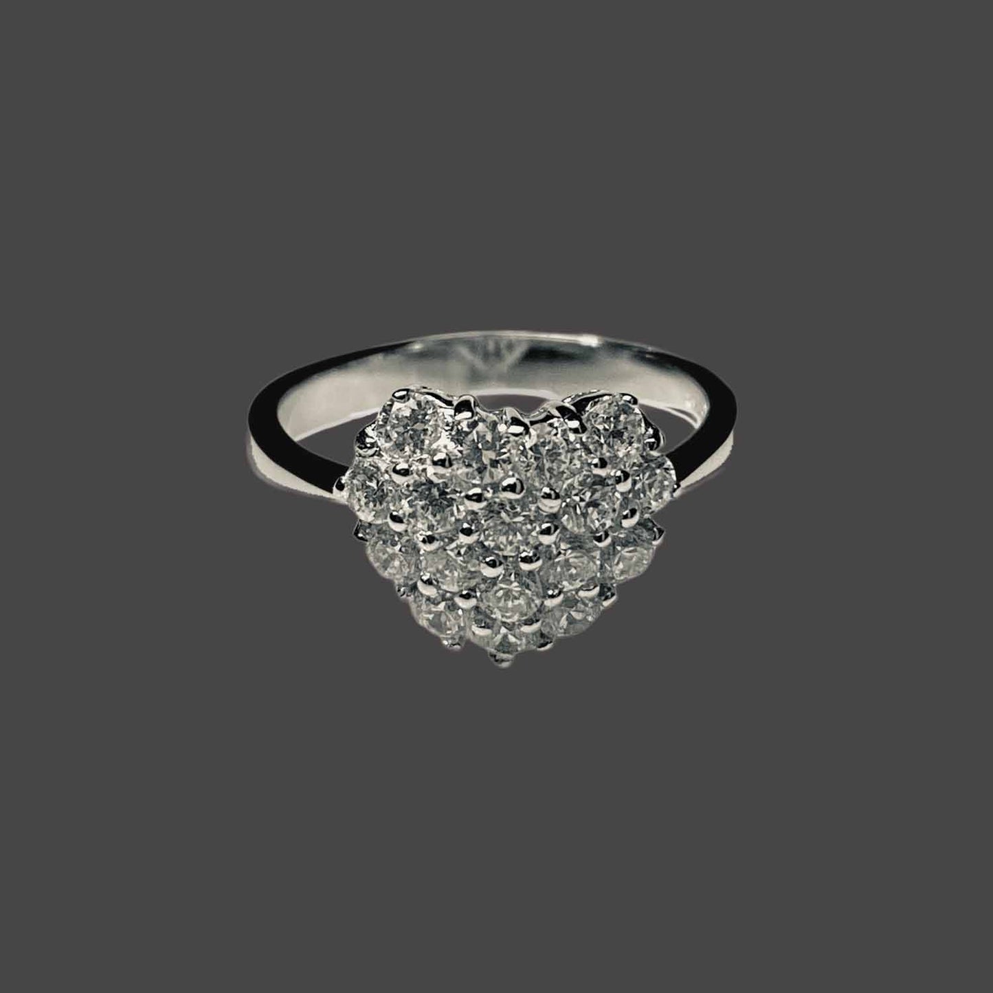 Heart ring with cubic