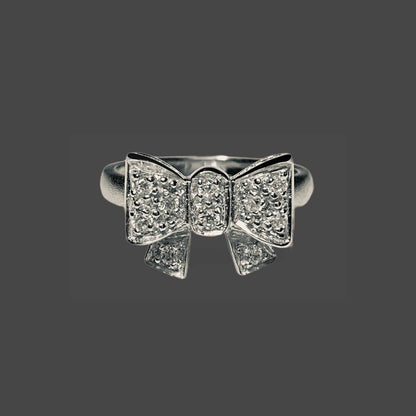Bow ring with crystals