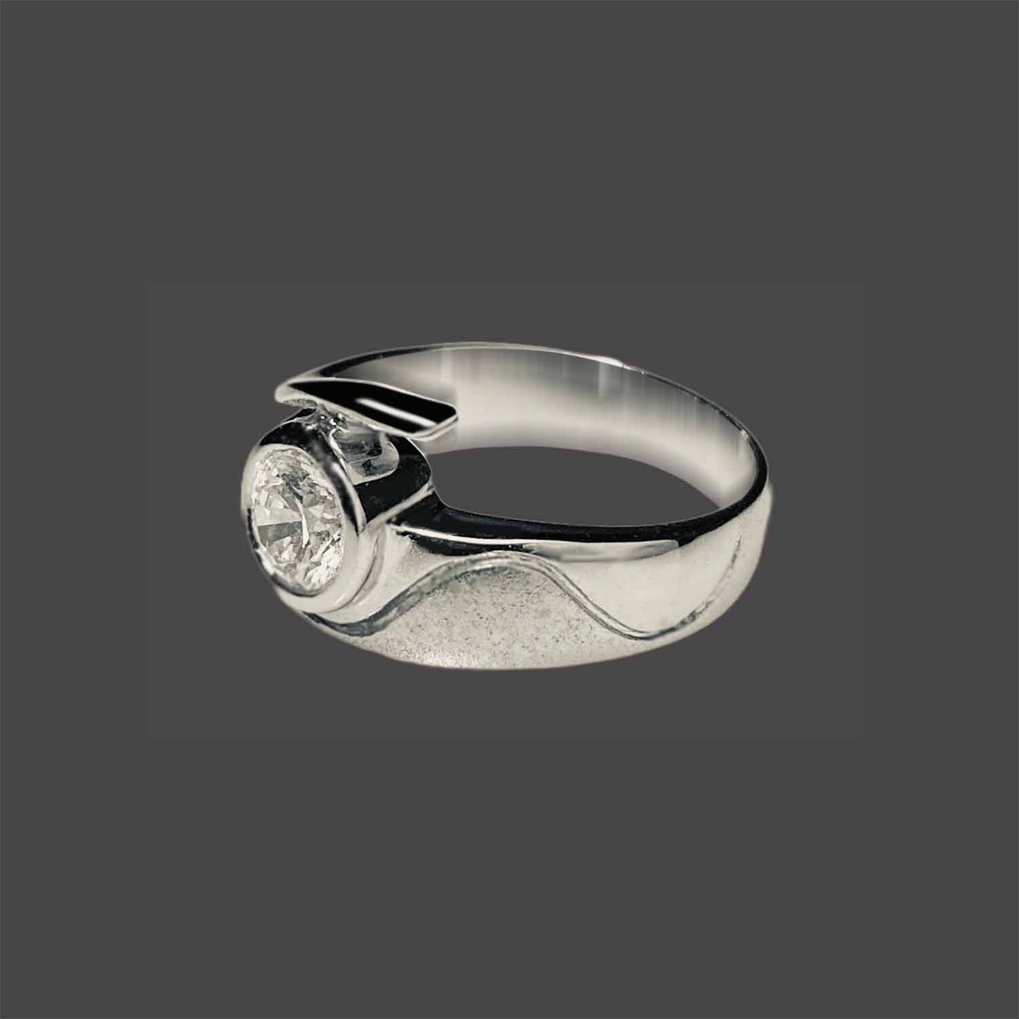 Wave ring with large crystal