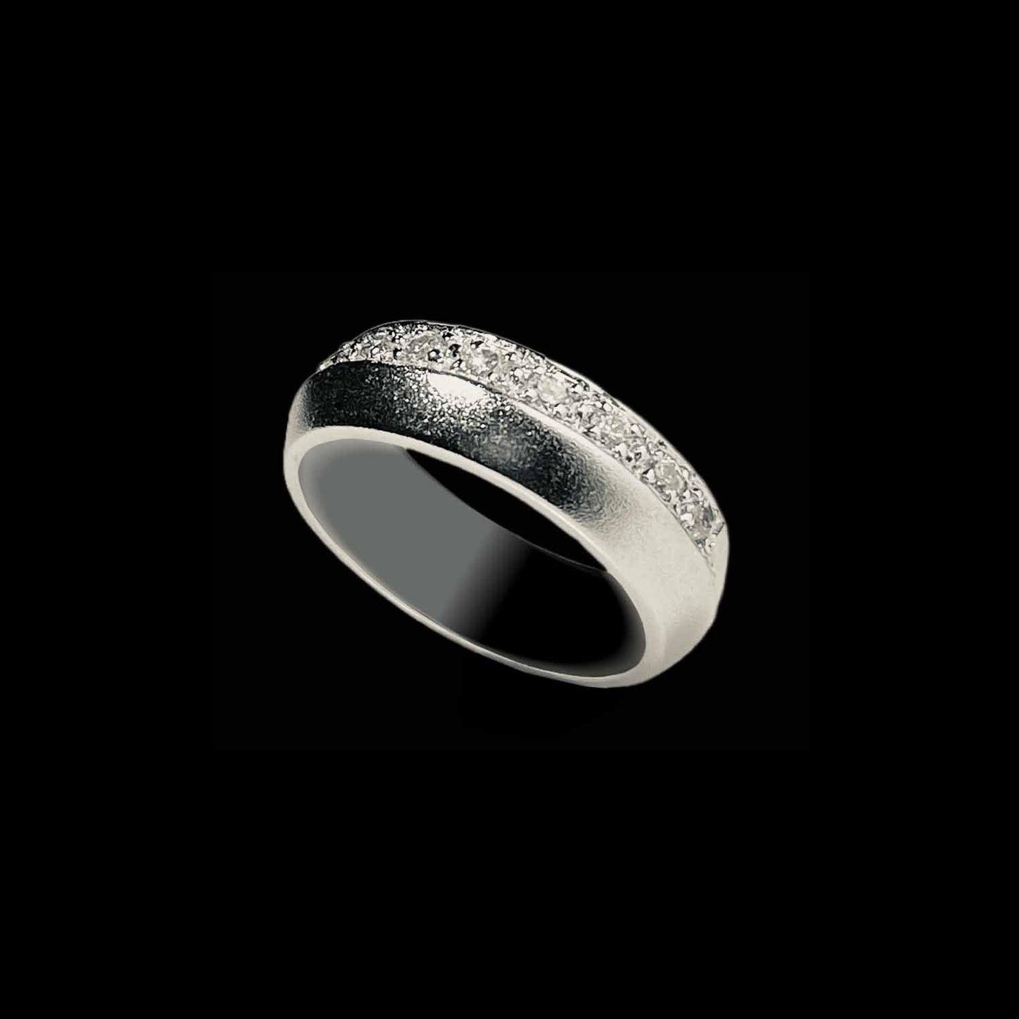Modern ring band with crystals