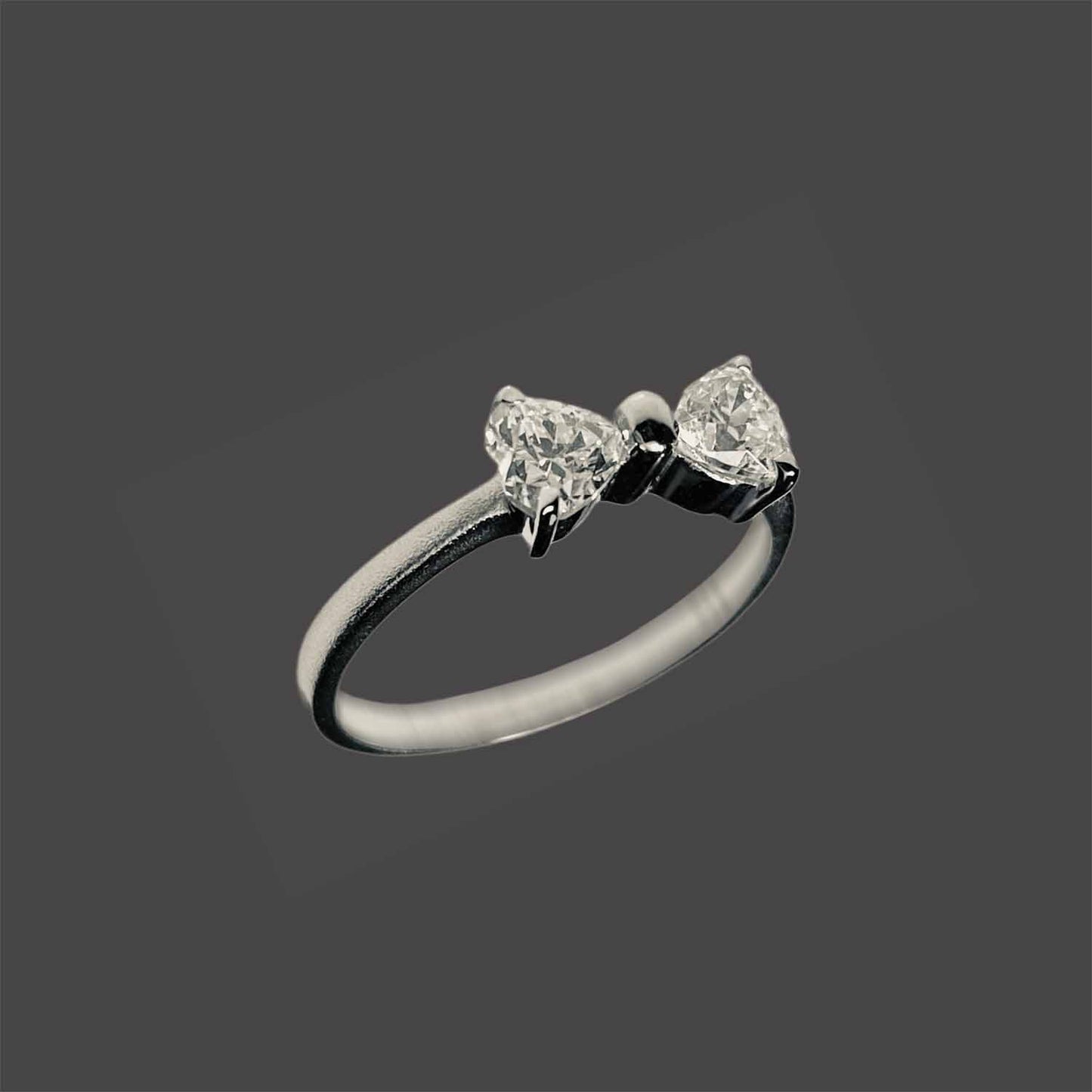 Bowtie ring with crystals